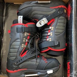 Vans switch step in boots